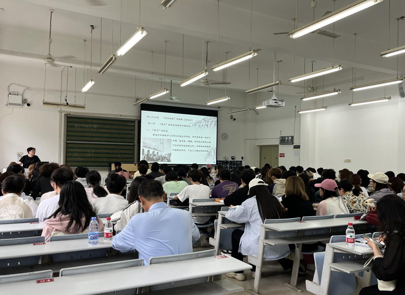 校党委副书记、副校长余涛莅临我...