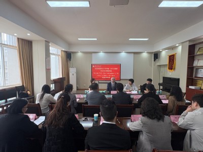 英国班戈大学约翰・坎宁安教授一...